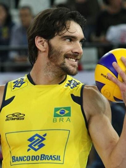 Giba é eleito o melhor jogador de vôlei do Brasil de todos os tempos em  votação